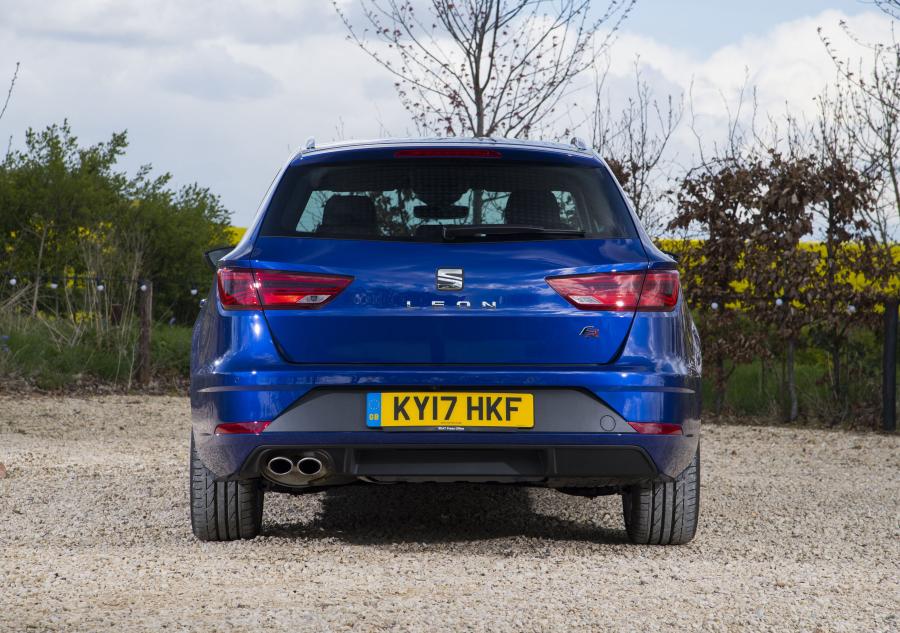  Seat Leon ST FR 2017 года  (UK) (фото 19 из 27)